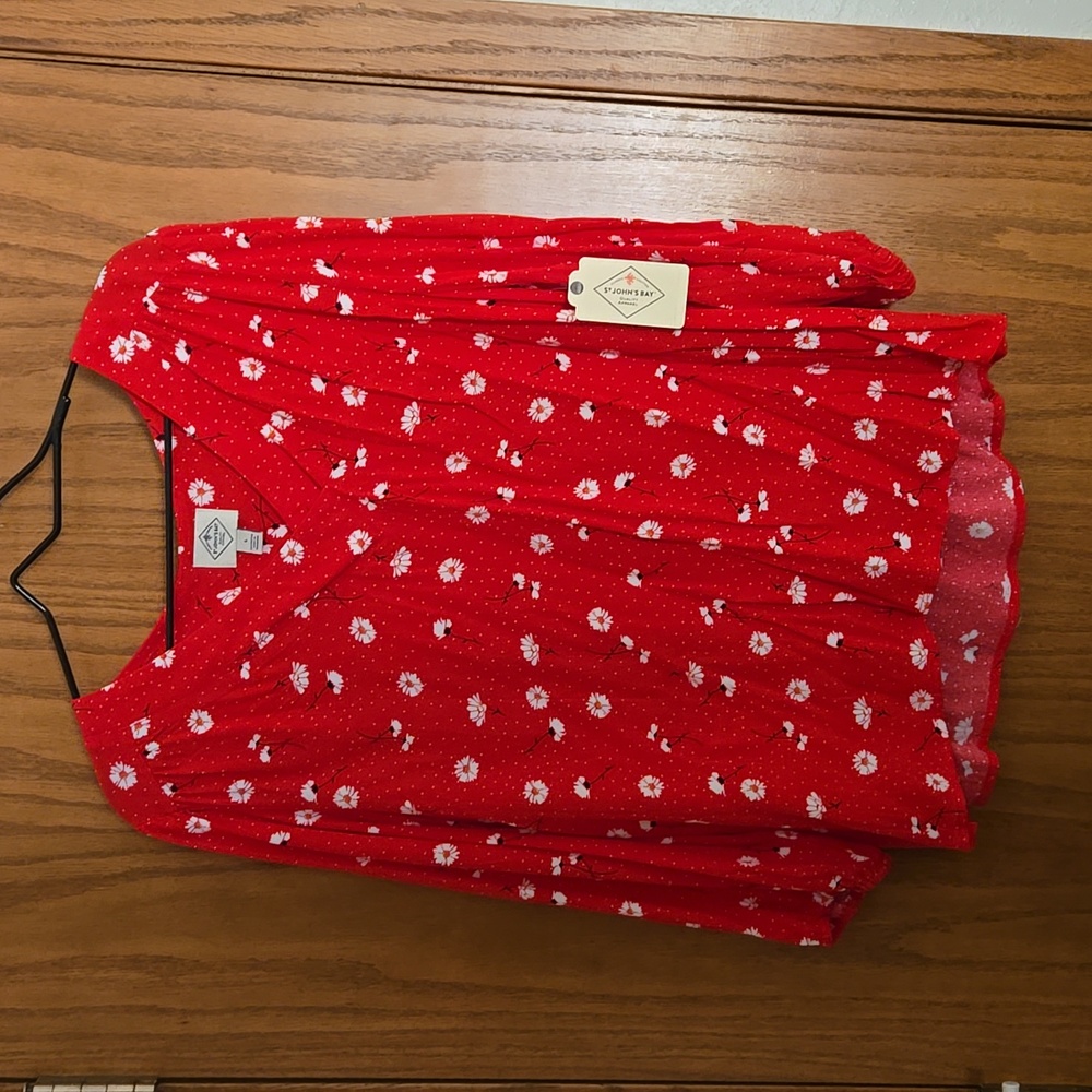 St. John's Bay Large Women's Top